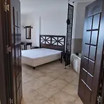 In The Cliff Bay Apartamento